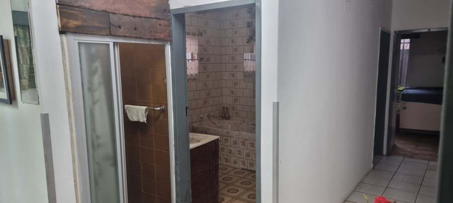 5 Bedroom Property for Sale in Danville Gauteng