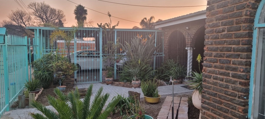 5 Bedroom Property for Sale in Danville Gauteng