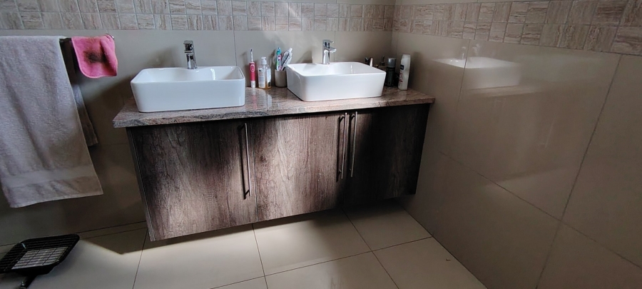 4 Bedroom Property for Sale in Eldo Village Estate Gauteng
