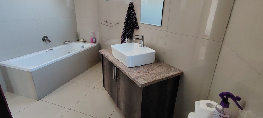 4 Bedroom Property for Sale in Eldo Village Estate Gauteng