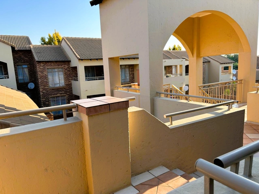 To Let 2 Bedroom Property for Rent in Faerie Glen Gauteng