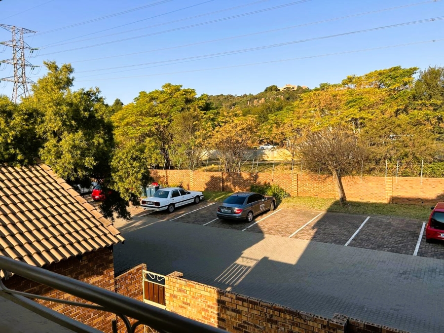 To Let 2 Bedroom Property for Rent in Faerie Glen Gauteng