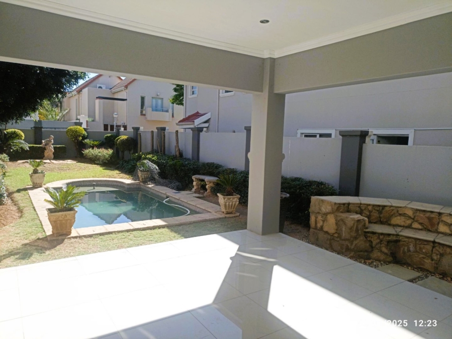 To Let 4 Bedroom Property for Rent in Broadacres Gauteng