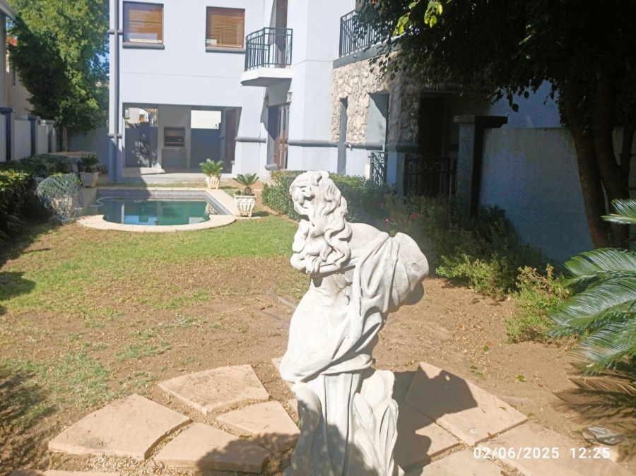 To Let 4 Bedroom Property for Rent in Broadacres Gauteng