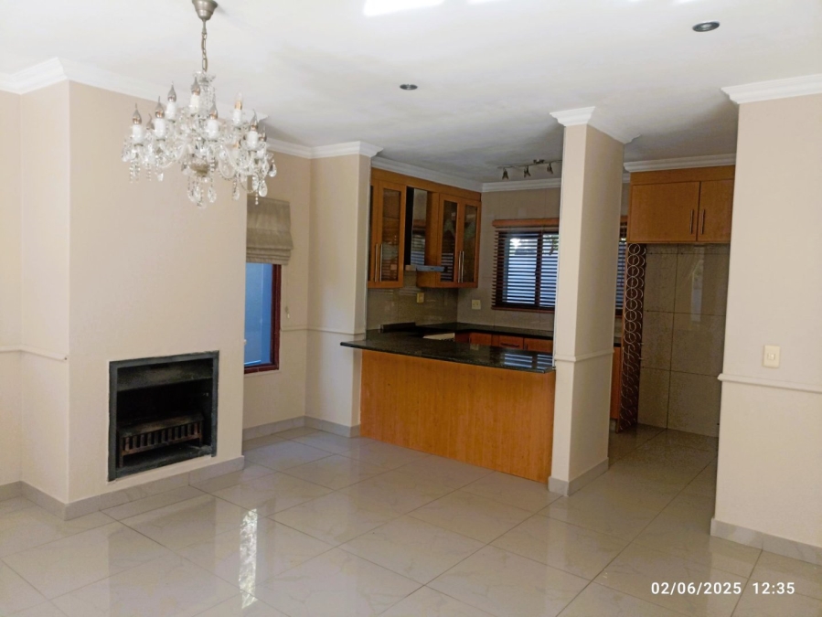 To Let 4 Bedroom Property for Rent in Broadacres Gauteng