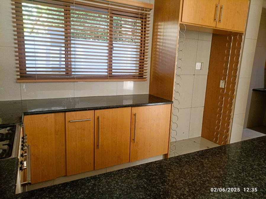 To Let 4 Bedroom Property for Rent in Broadacres Gauteng