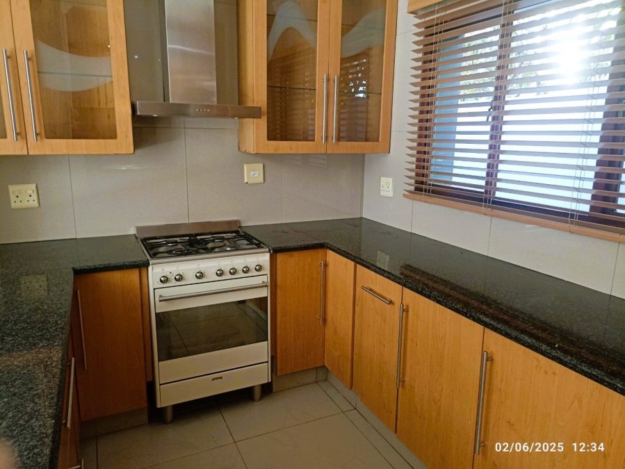 To Let 4 Bedroom Property for Rent in Broadacres Gauteng