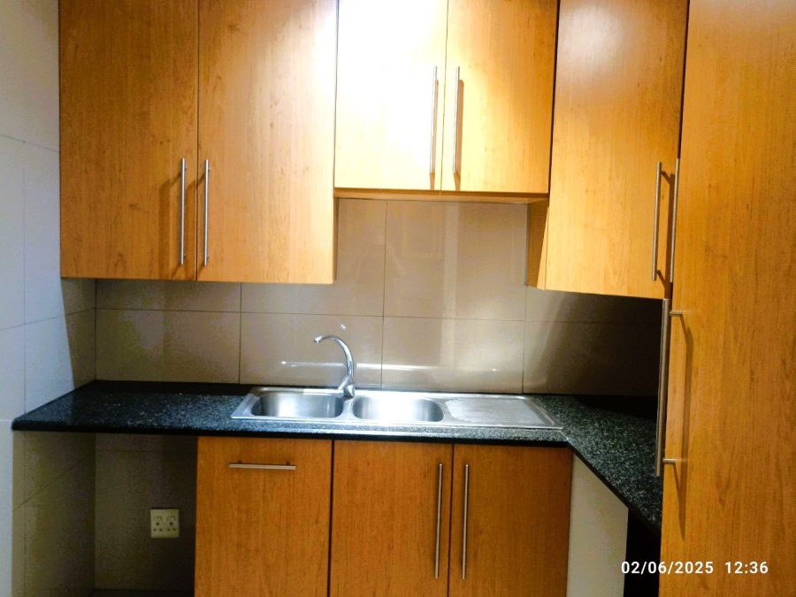 To Let 4 Bedroom Property for Rent in Broadacres Gauteng