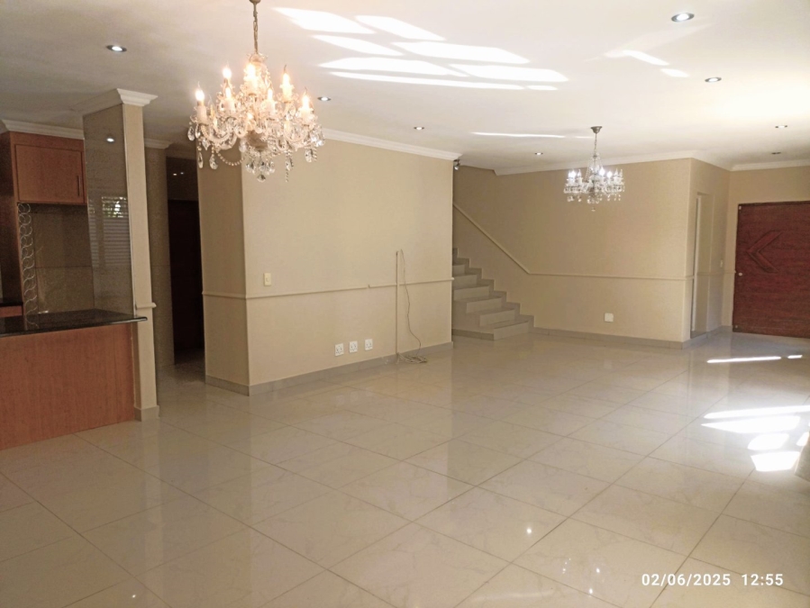 To Let 4 Bedroom Property for Rent in Broadacres Gauteng
