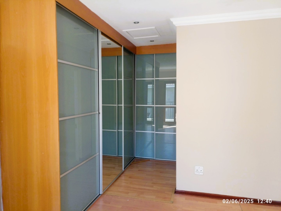 To Let 4 Bedroom Property for Rent in Broadacres Gauteng