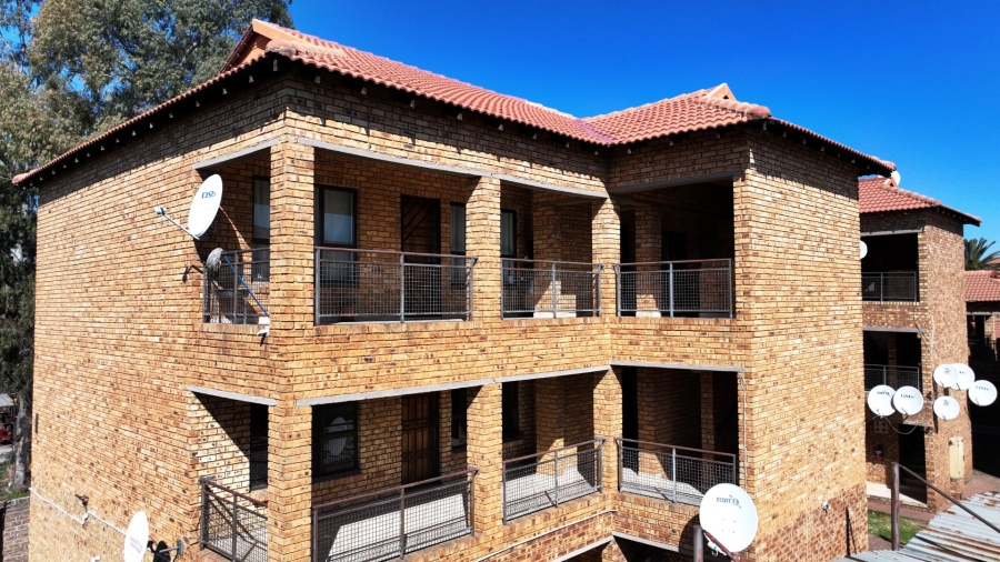 2 Bedroom Property for Sale in Klippoortje Gauteng