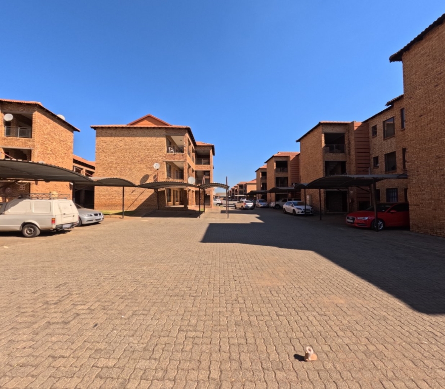 2 Bedroom Property for Sale in Klippoortje Gauteng