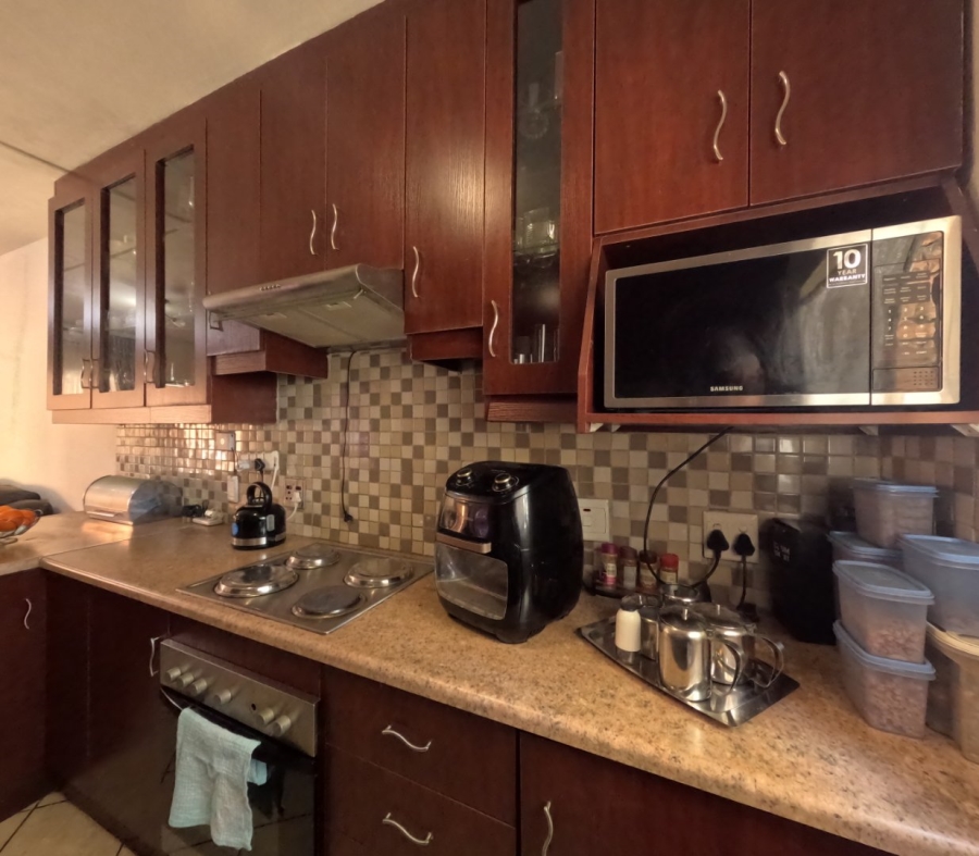 2 Bedroom Property for Sale in Klippoortje Gauteng