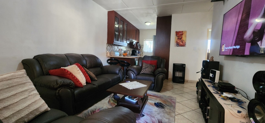 2 Bedroom Property for Sale in Klippoortje Gauteng