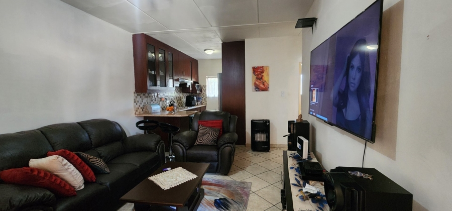 2 Bedroom Property for Sale in Klippoortje Gauteng