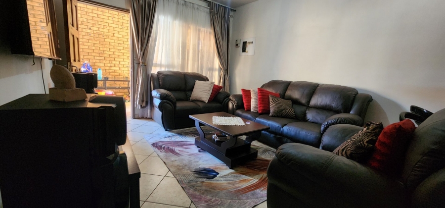 2 Bedroom Property for Sale in Klippoortje Gauteng