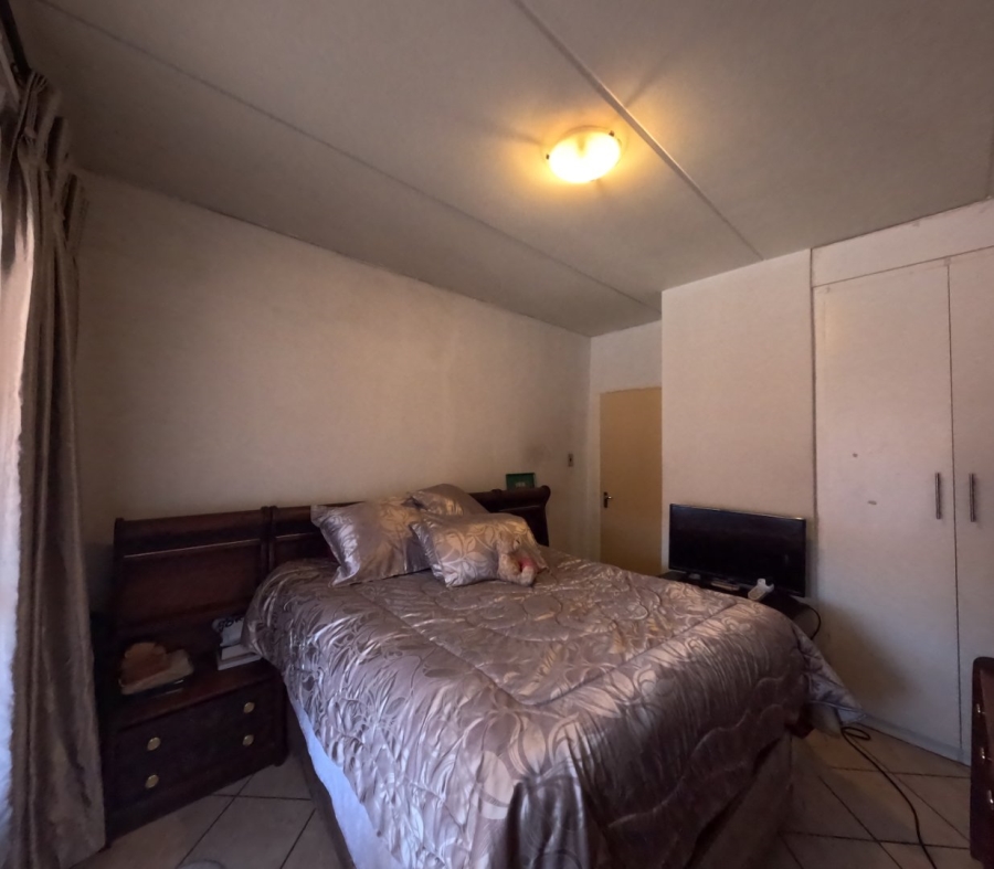 2 Bedroom Property for Sale in Klippoortje Gauteng
