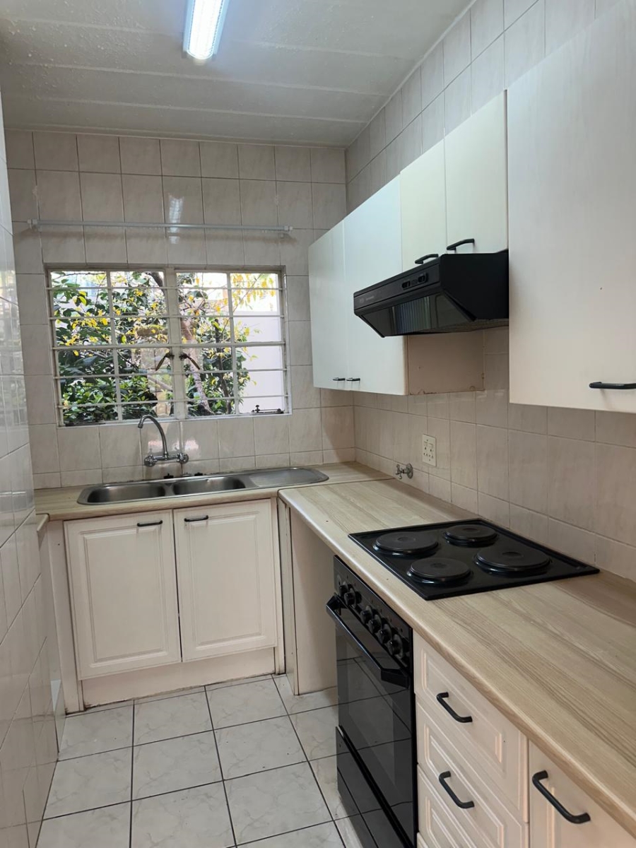 To Let 2 Bedroom Property for Rent in Houghton Estate Gauteng