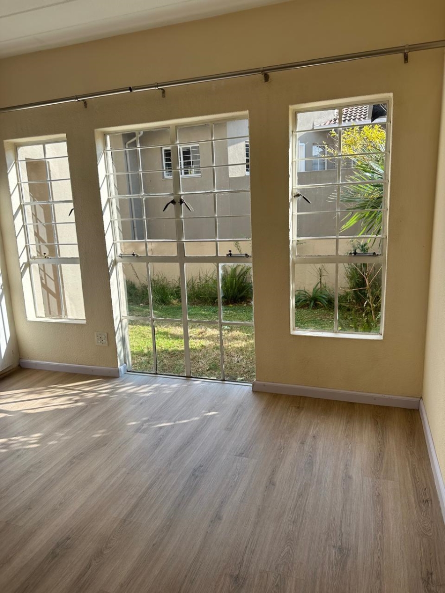 To Let 2 Bedroom Property for Rent in Houghton Estate Gauteng