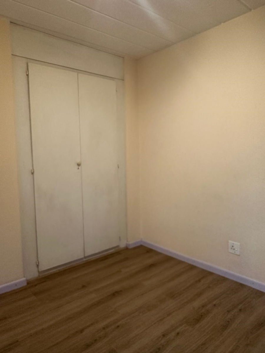 To Let 2 Bedroom Property for Rent in Houghton Estate Gauteng