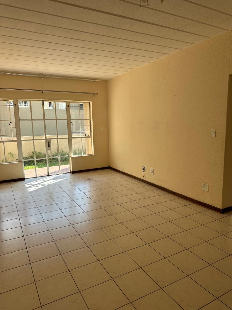 To Let 2 Bedroom Property for Rent in Houghton Estate Gauteng
