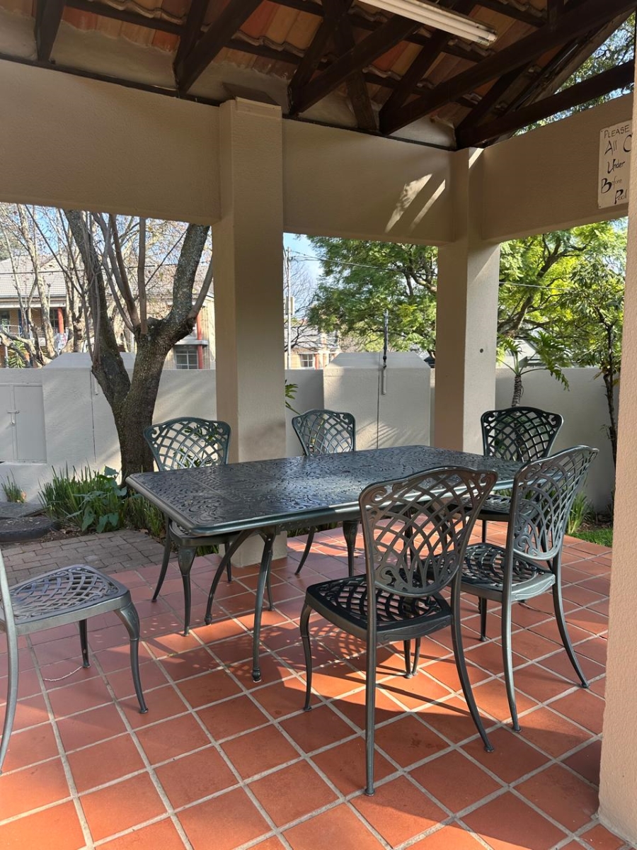 To Let 2 Bedroom Property for Rent in Houghton Estate Gauteng