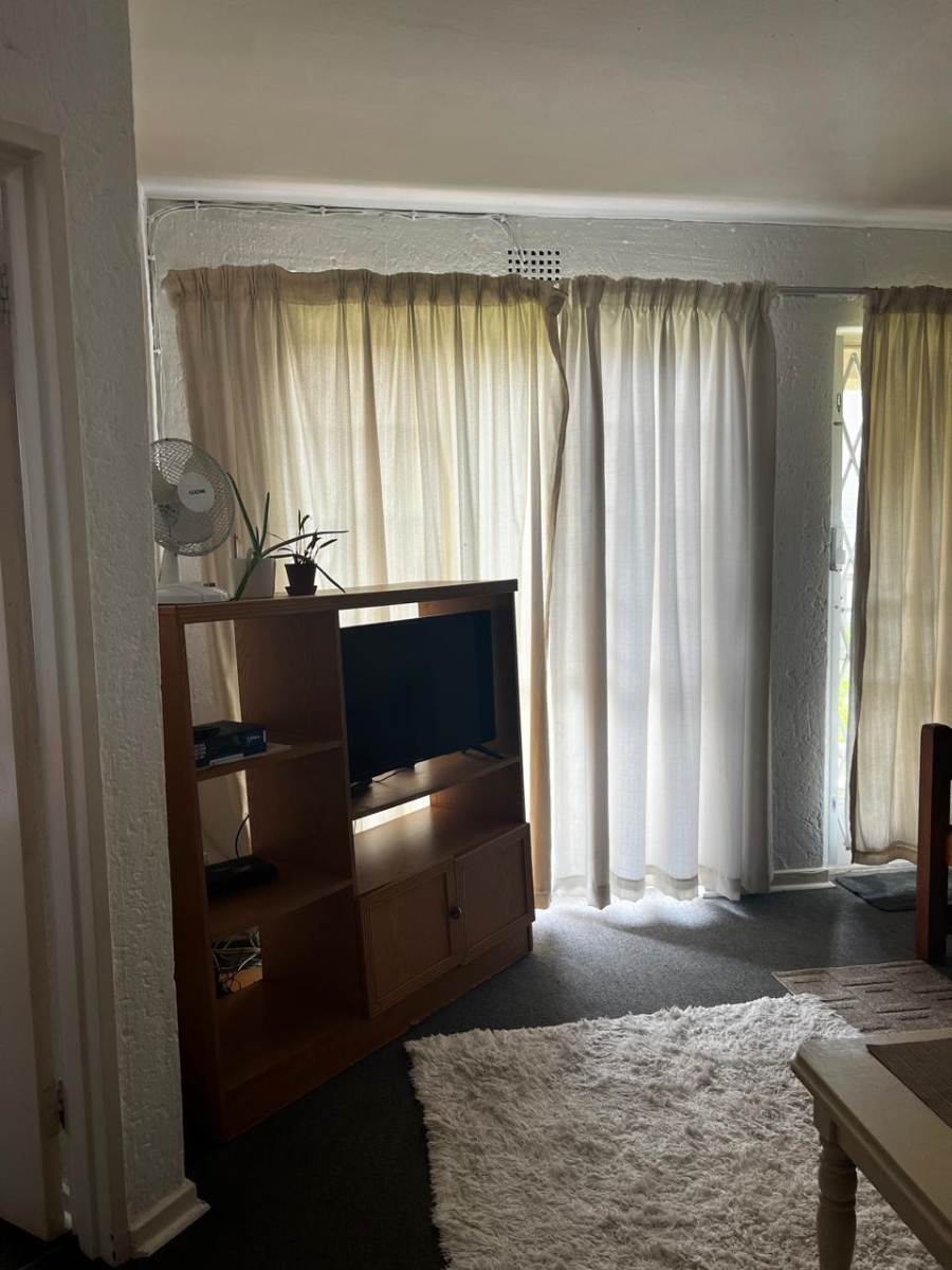 To Let 2 Bedroom Property for Rent in Vorna Valley Gauteng