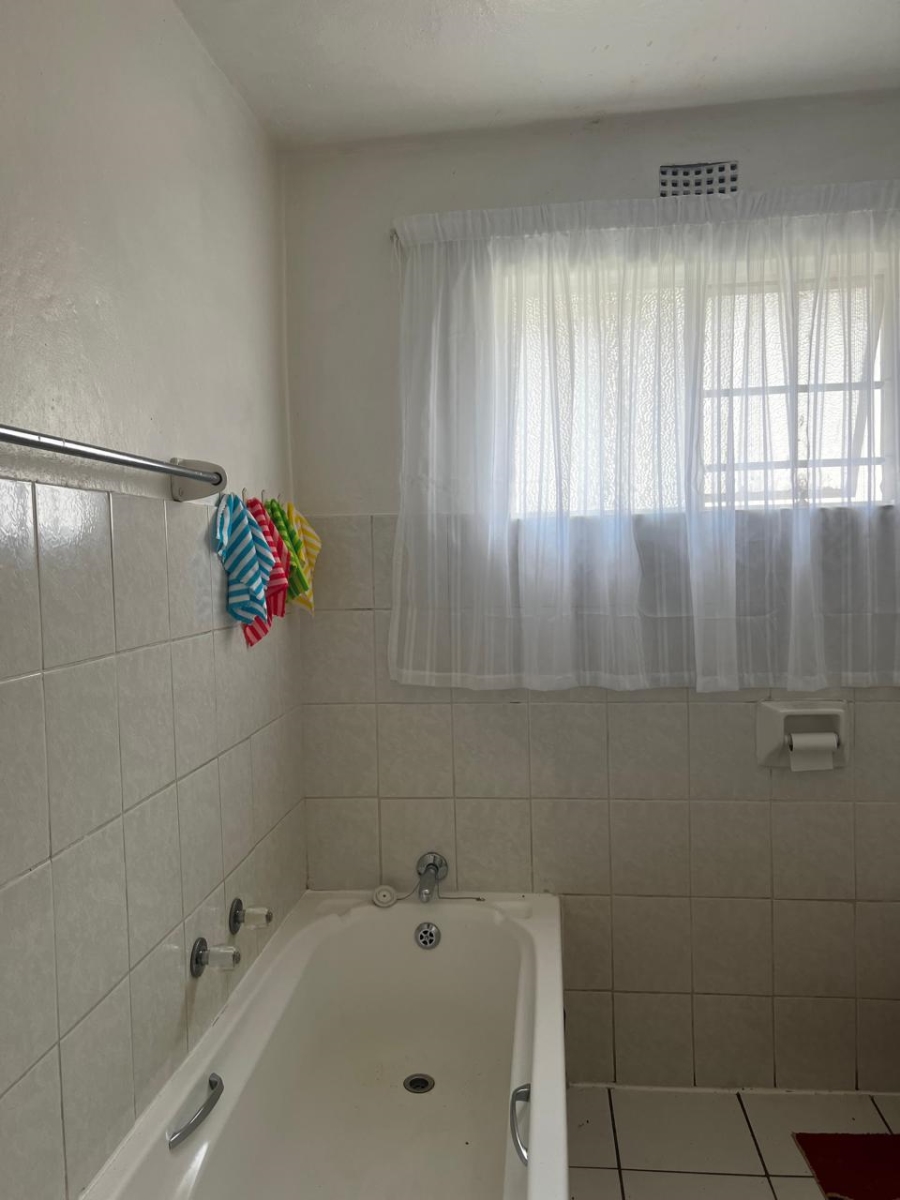 To Let 2 Bedroom Property for Rent in Vorna Valley Gauteng