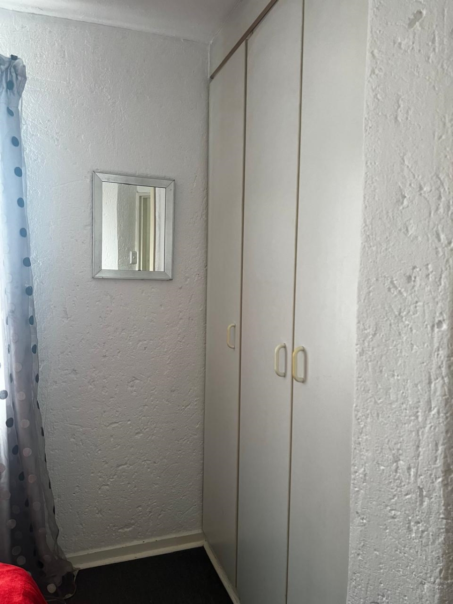 To Let 2 Bedroom Property for Rent in Vorna Valley Gauteng