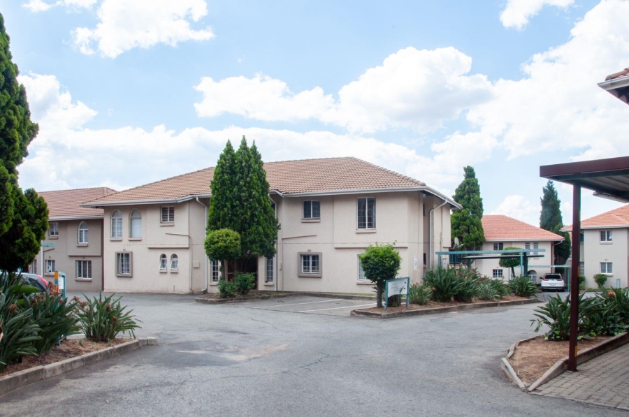 To Let 2 Bedroom Property for Rent in Vorna Valley Gauteng