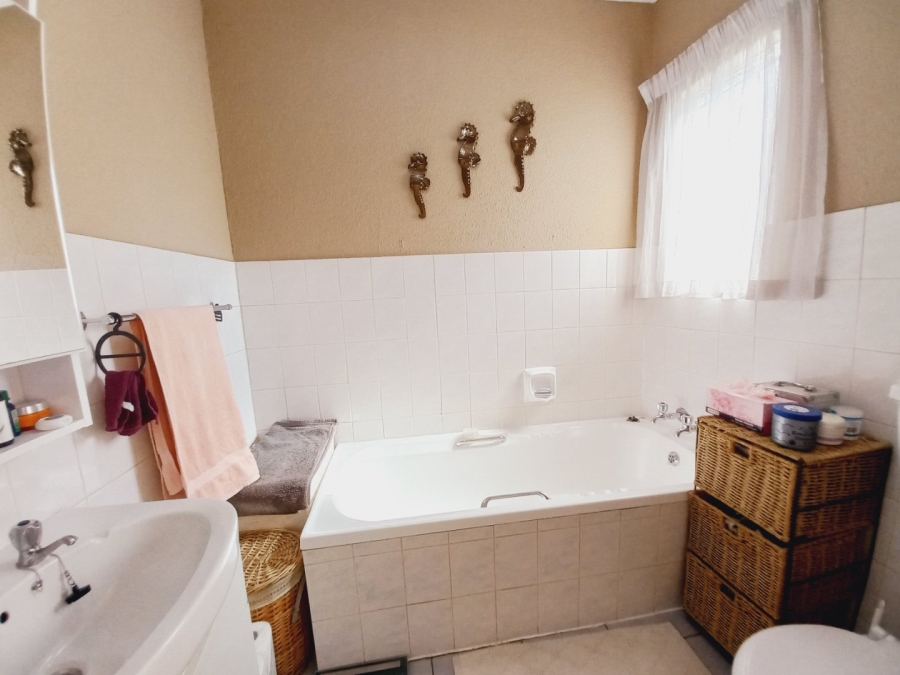 2 Bedroom Property for Sale in Eden Glen Gauteng