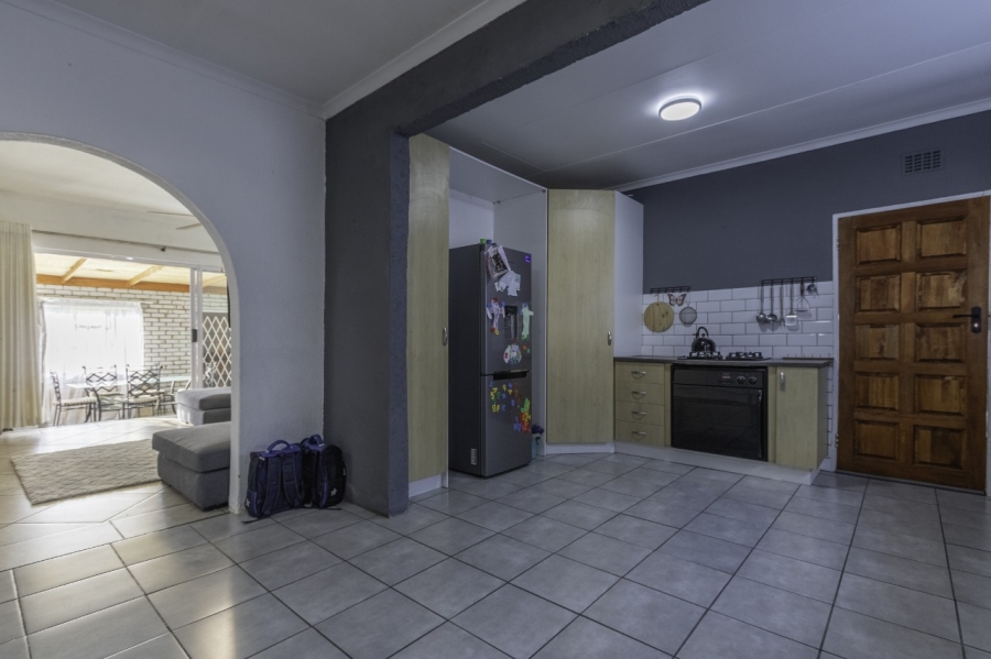 3 Bedroom Property for Sale in Bonaero Park Gauteng