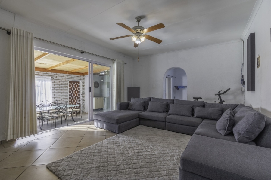 3 Bedroom Property for Sale in Bonaero Park Gauteng