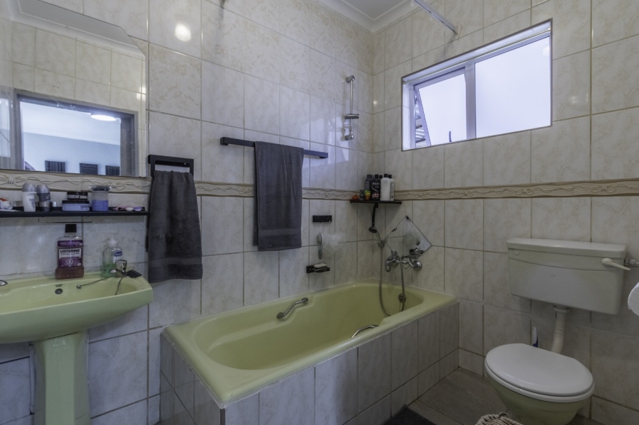 3 Bedroom Property for Sale in Bonaero Park Gauteng