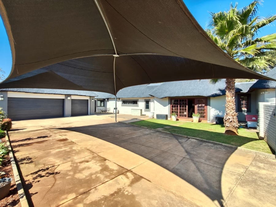 2 Bedroom Property for Sale in Henley on Klip Gauteng