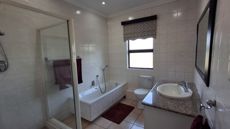 To Let 3 Bedroom Property for Rent in Raslouw A H Gauteng
