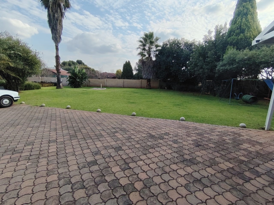 To Let 3 Bedroom Property for Rent in Raslouw A H Gauteng