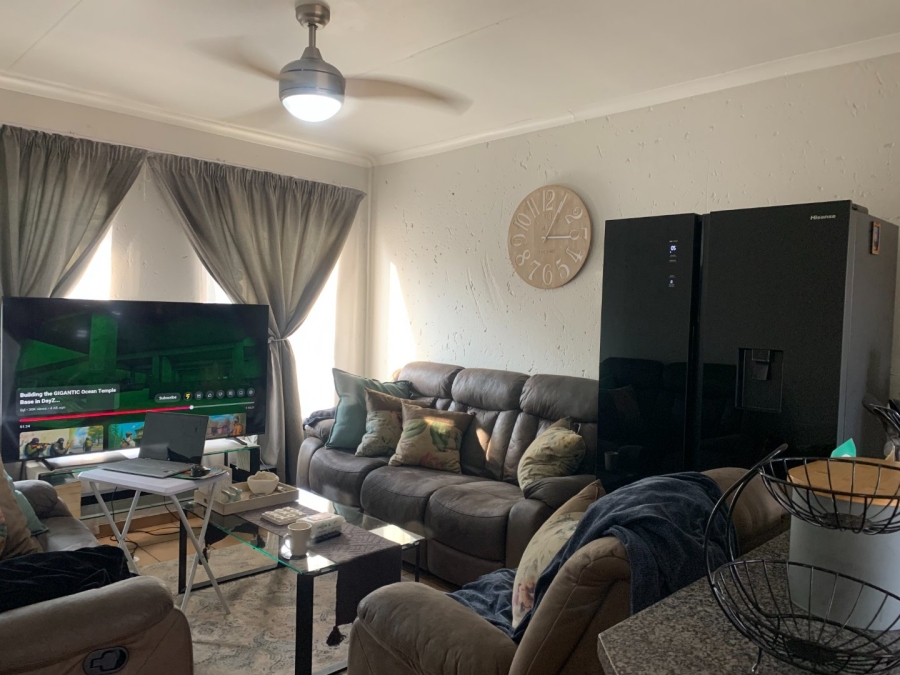 To Let 2 Bedroom Property for Rent in Hennopspark Gauteng
