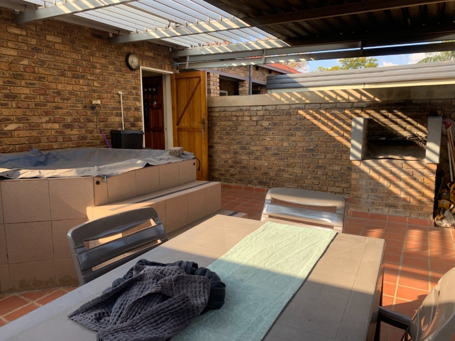 To Let 2 Bedroom Property for Rent in Hennopspark Gauteng