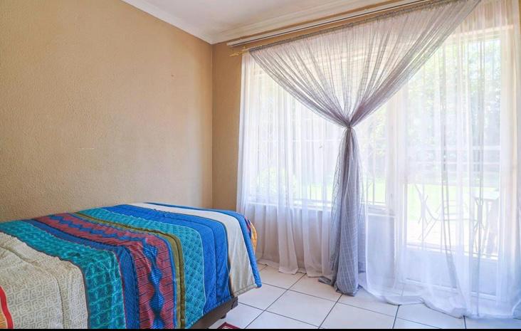 4 Bedroom Property for Sale in Mulbarton Gauteng