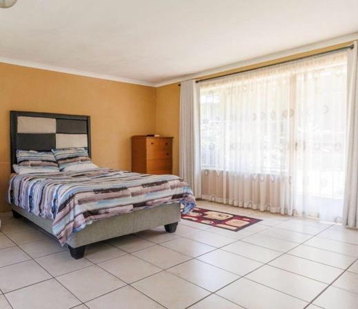 4 Bedroom Property for Sale in Mulbarton Gauteng