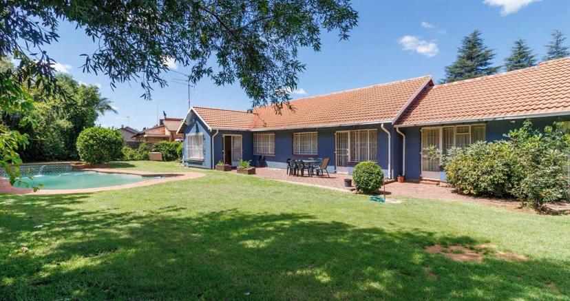 4 Bedroom Property for Sale in Mulbarton Gauteng