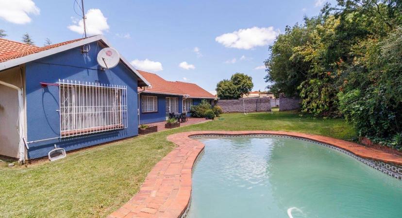 4 Bedroom Property for Sale in Mulbarton Gauteng