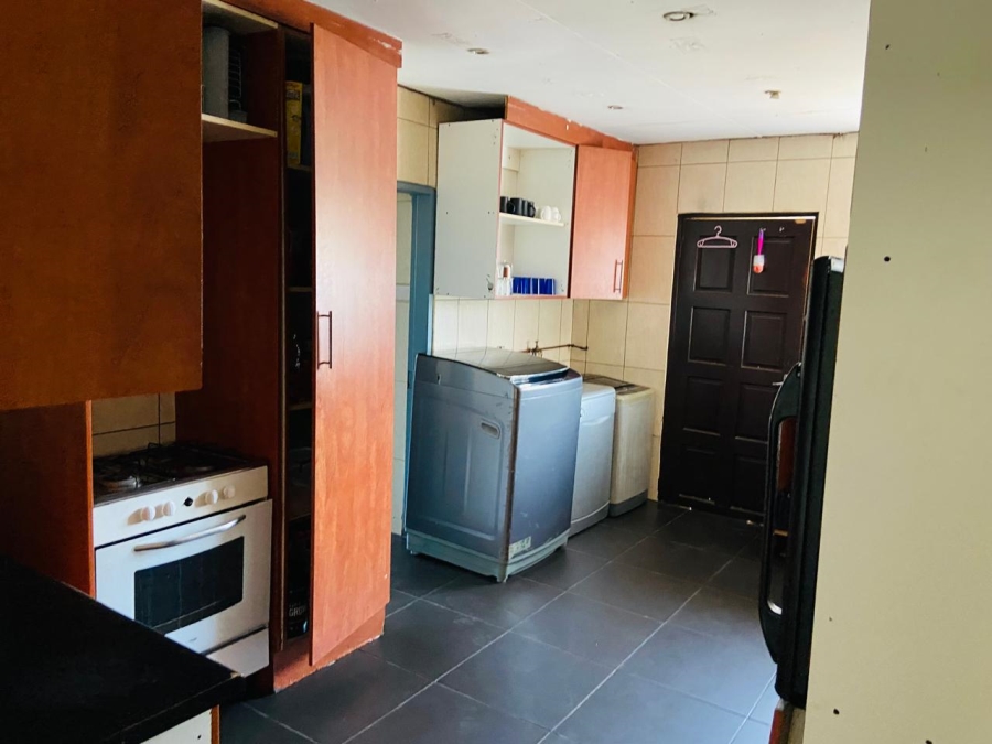 To Let 4 Bedroom Property for Rent in Reigerpark Gauteng