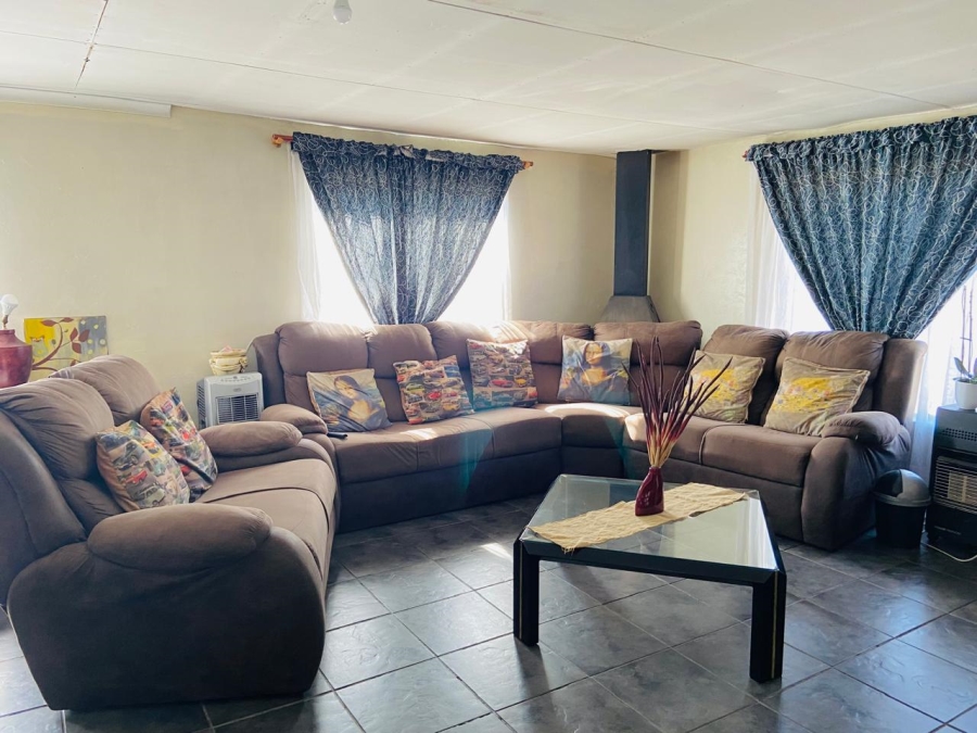 To Let 4 Bedroom Property for Rent in Reigerpark Gauteng