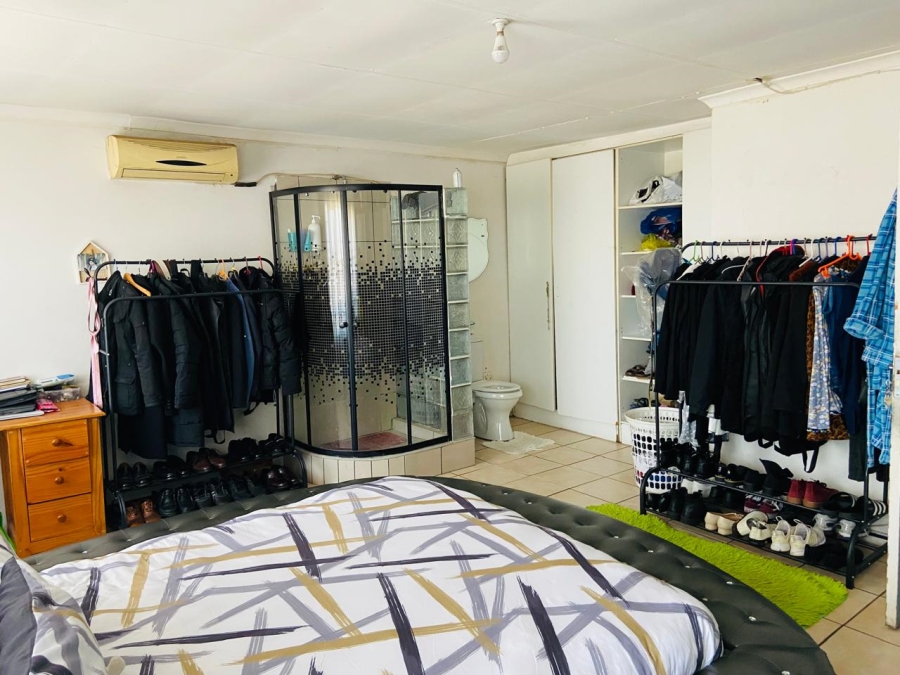 To Let 4 Bedroom Property for Rent in Reigerpark Gauteng