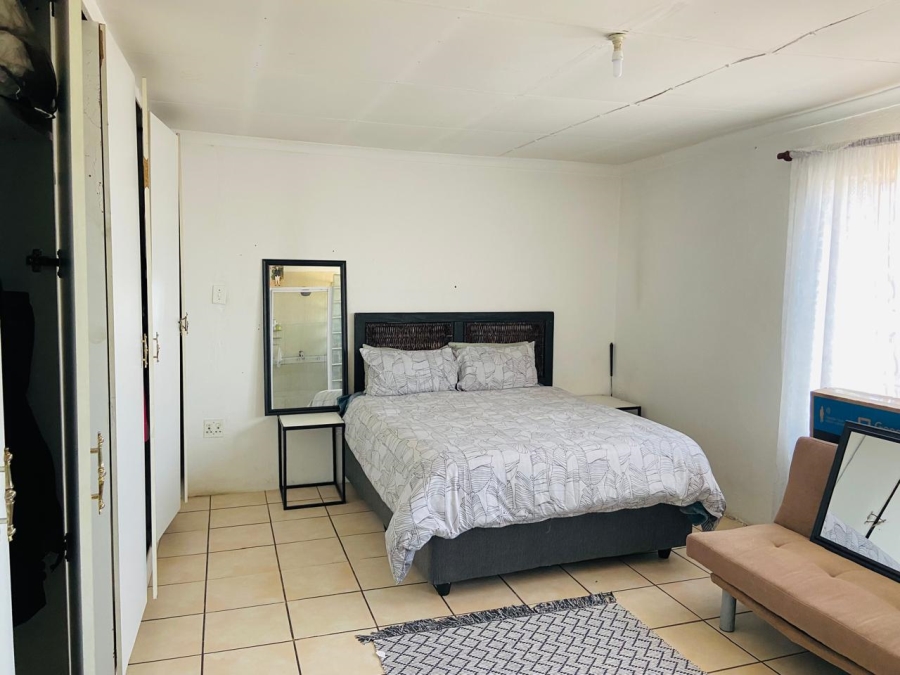 To Let 4 Bedroom Property for Rent in Reigerpark Gauteng