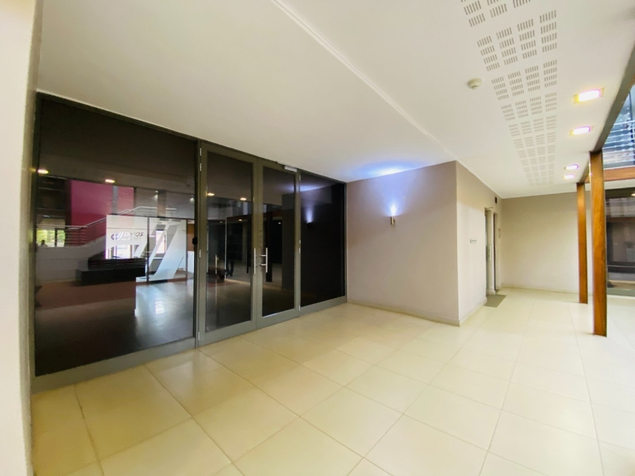 To Let commercial Property for Rent in Nieuw Muckleneuk Gauteng