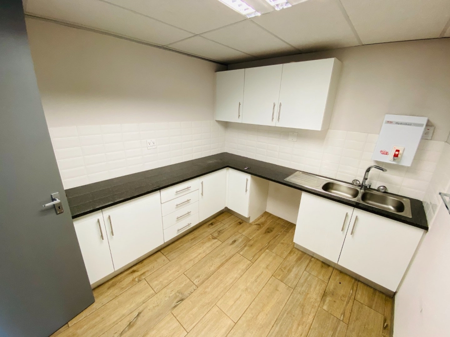 To Let commercial Property for Rent in Nieuw Muckleneuk Gauteng