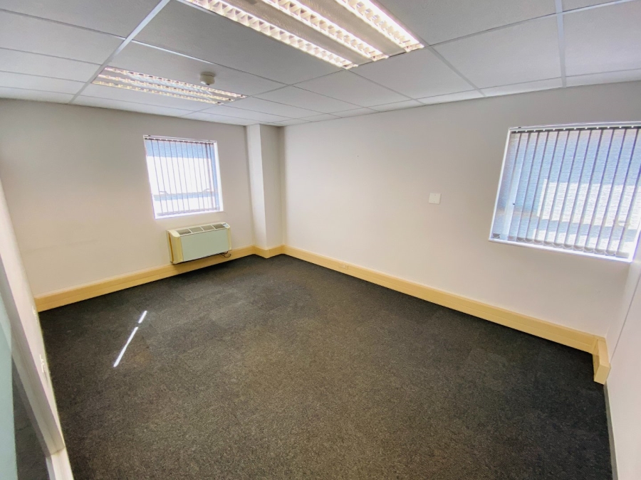 To Let commercial Property for Rent in Nieuw Muckleneuk Gauteng